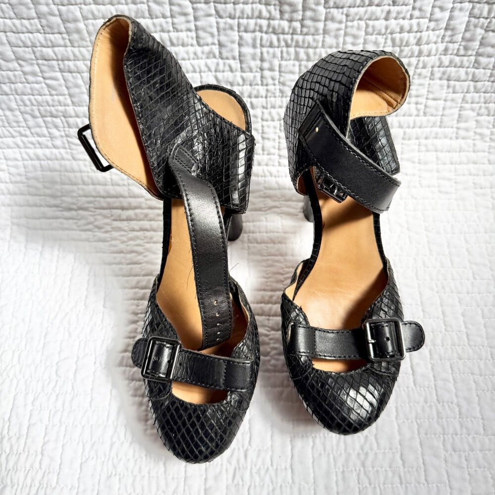 Ann Taylor Black Lilia Platform Buckle Pumps Textured Leather Size 8.5